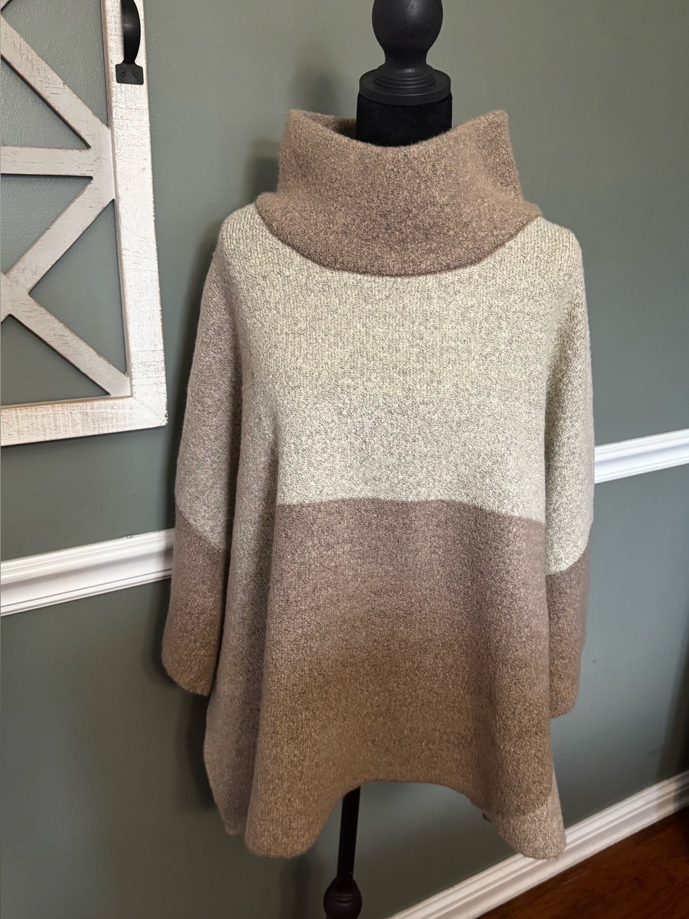 MarlaWynne Colorblock Pattern Poncho in Cream & Taupe